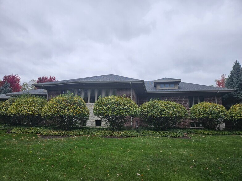 More Photos Of 3601 McDonough St, Joliet Office For Sale