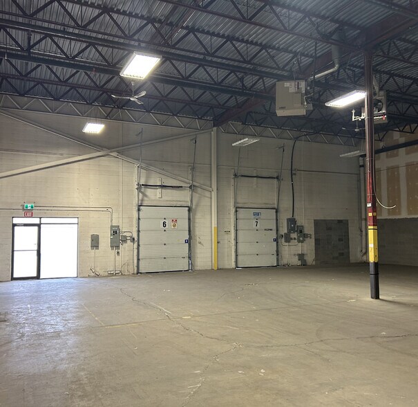 More Photos Of 4718-4744 94 Av NW, Edmonton Distribution For Lease