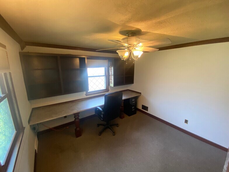 More Photos Of 912 Coolidge Rd, East Lansing Medical For Sale