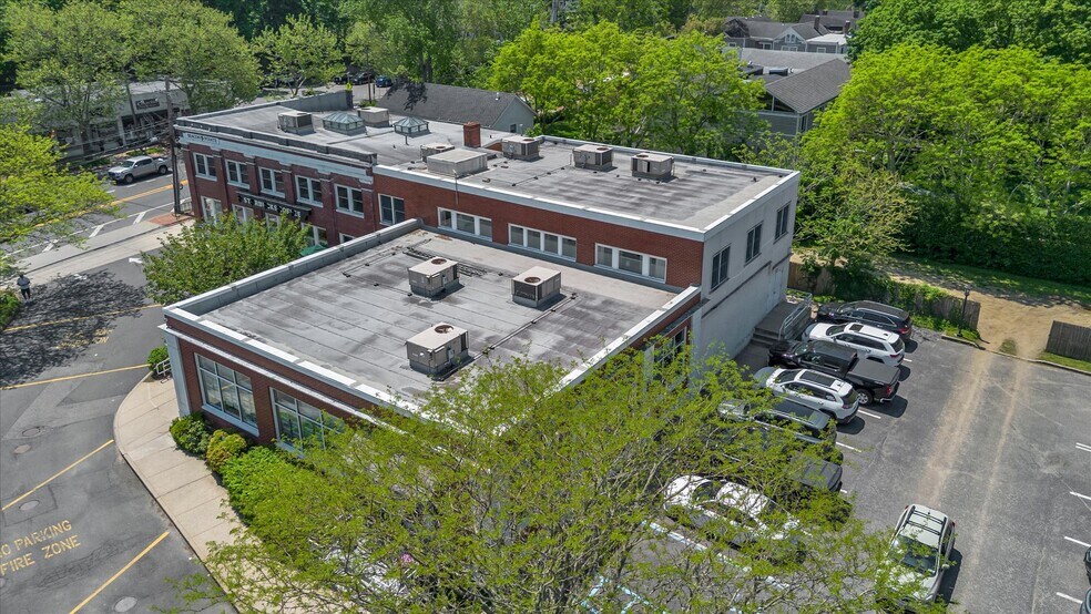 More Photos Of 2488 Montauk Hwy, Bridgehampton Freestanding For Lease