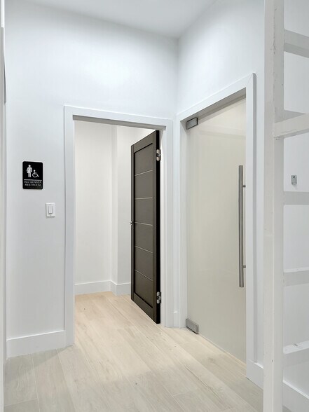 More Photos Of 6700 NE 2nd Ct, Miami Warehouse For Lease