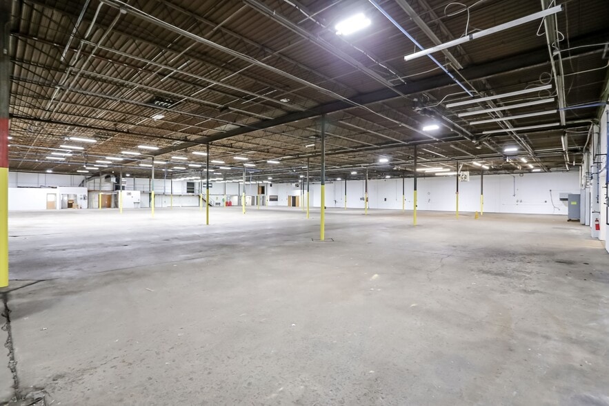 More Photos Of 2334 Production Dr, Indianapolis Warehouse For Lease
