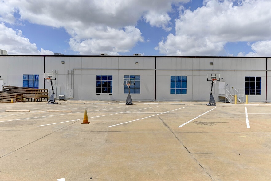 More Photos Of 9100 Hwy 290 E, Austin Research And Development For Sale