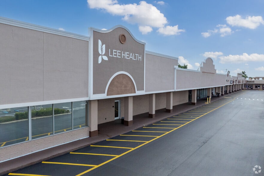 More Photos Of 12901 Mcgregor Blvd, Fort Myers Unknown For Lease