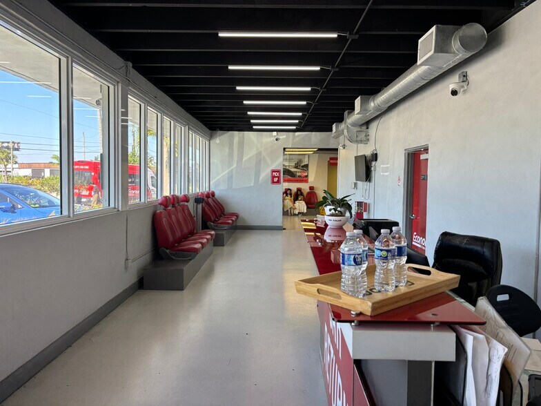 More Photos Of 111 SW 33rd St, Fort Lauderdale Warehouse For Lease