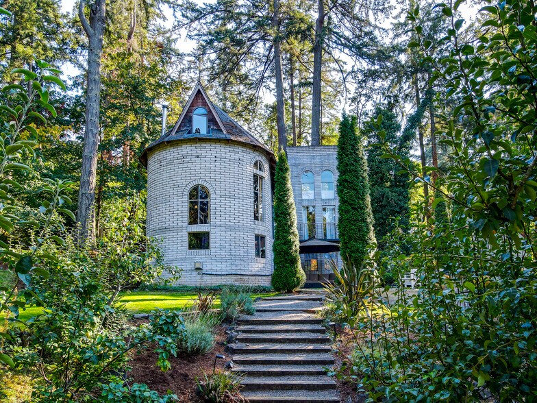 More Photos Of 1820 E 28th Ave, Eugene Multifamily For Sale