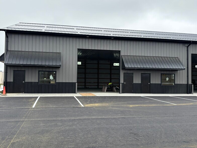 More Photos Of 3020 Prow NW Ln, Rochester Industrial For Lease