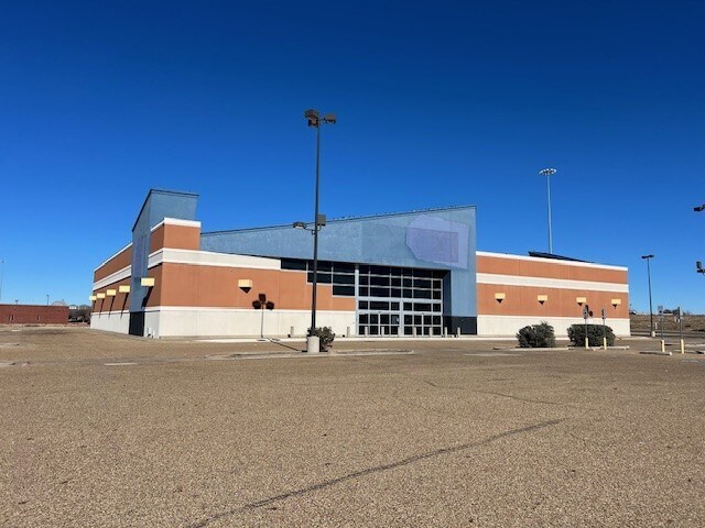 More Photos Of 5916 W Loop 289, Lubbock Freestanding For Lease
