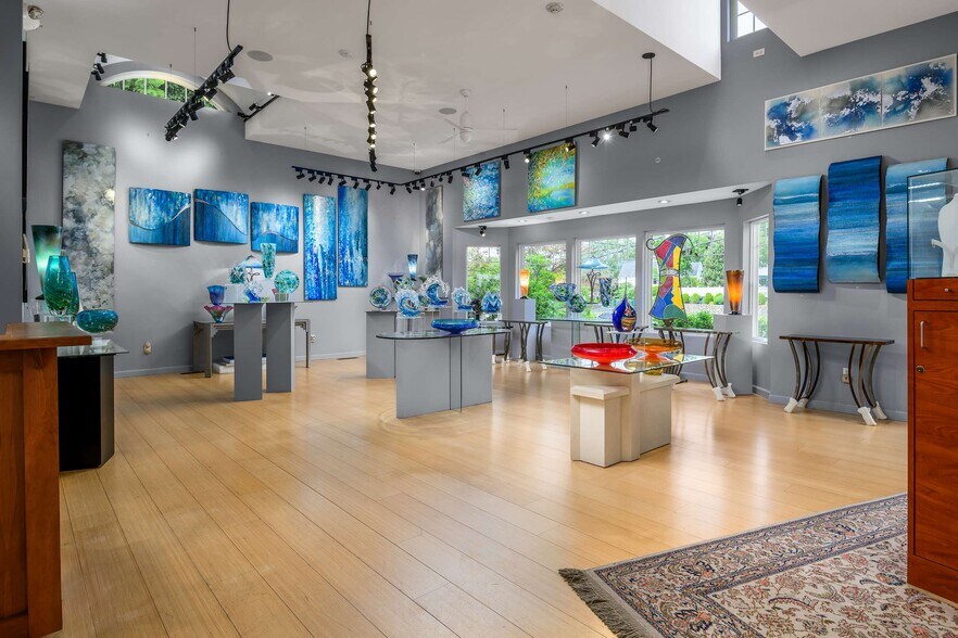 More Photos Of 307 Main St, Ogunquit Storefront For Sale