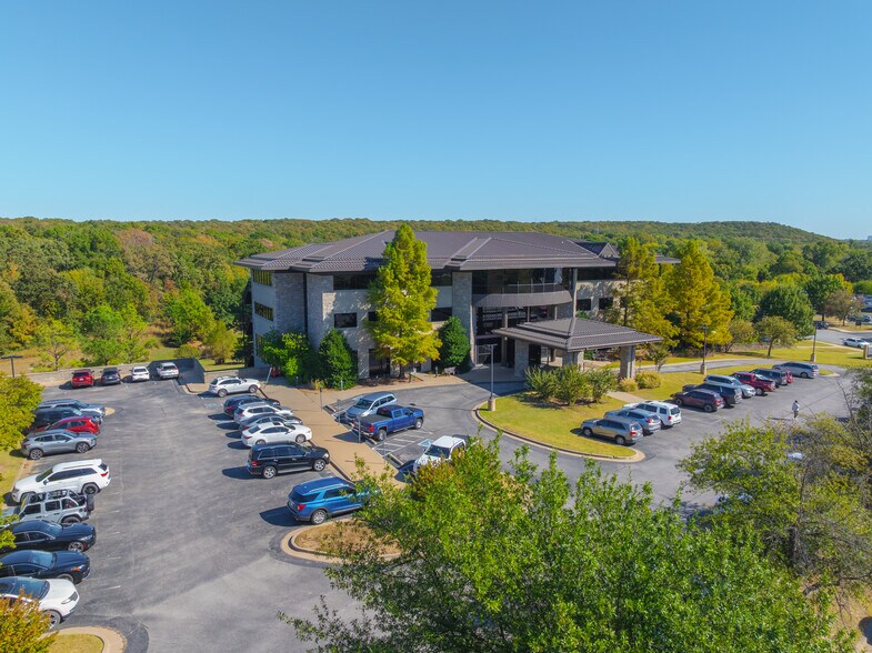 More Photos Of 6802 S Olympia Ave, Tulsa Medical For Lease