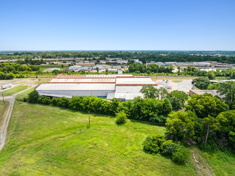 More Photos Of 2391 Levy St, Shreveport Warehouse For Lease
