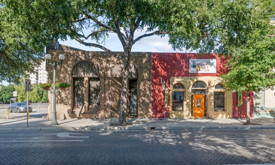 More Photos Of 425-427 S Saint Marys St, San Antonio Storefront Retail Office For Sale