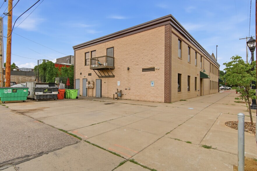 More Photos Of 442 Water St, Eau Claire Bar For Sale