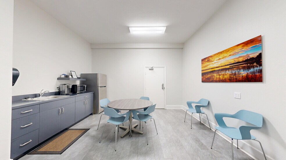 More Photos Of 99 6th St SW, Winter Haven Office For Lease