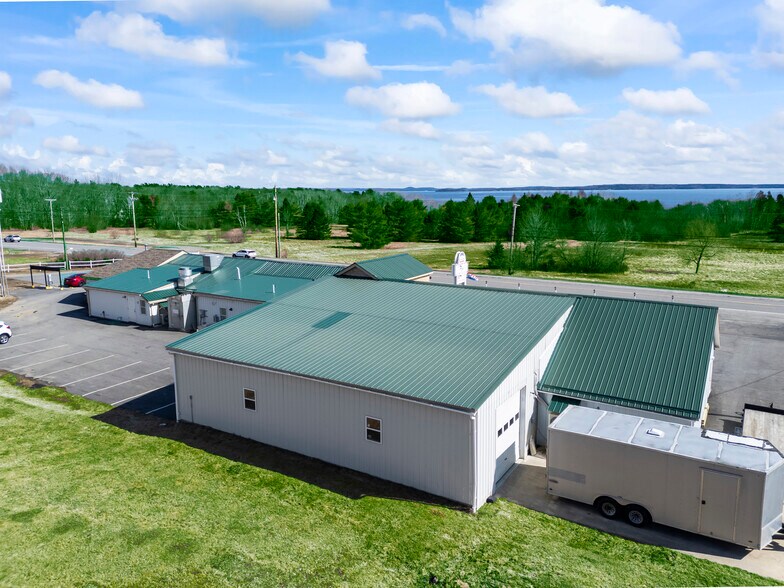 More Photos Of 357 W Main St, Searsport Freestanding For Sale