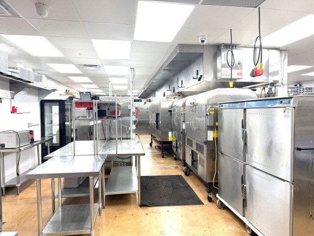 More Photos Of 190 S County Road 427, Longwood Freestanding For Lease