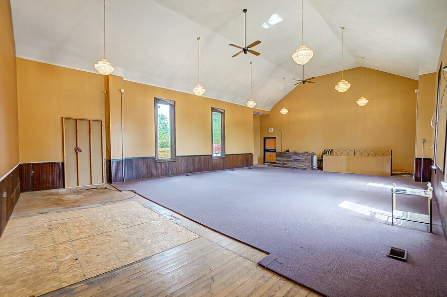 More Photos Of 6987 New Haven Rd, Harrison Restaurant For Sale