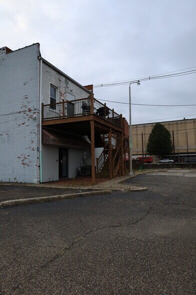 More Photos Of 613 Chillicothe St, Portsmouth Storefront Retail Office For Lease