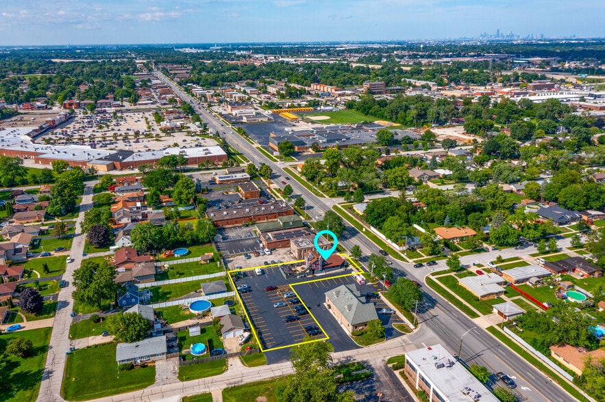 More Photos Of 9750 S Roberts Rd, Palos Hills Freestanding For Sale