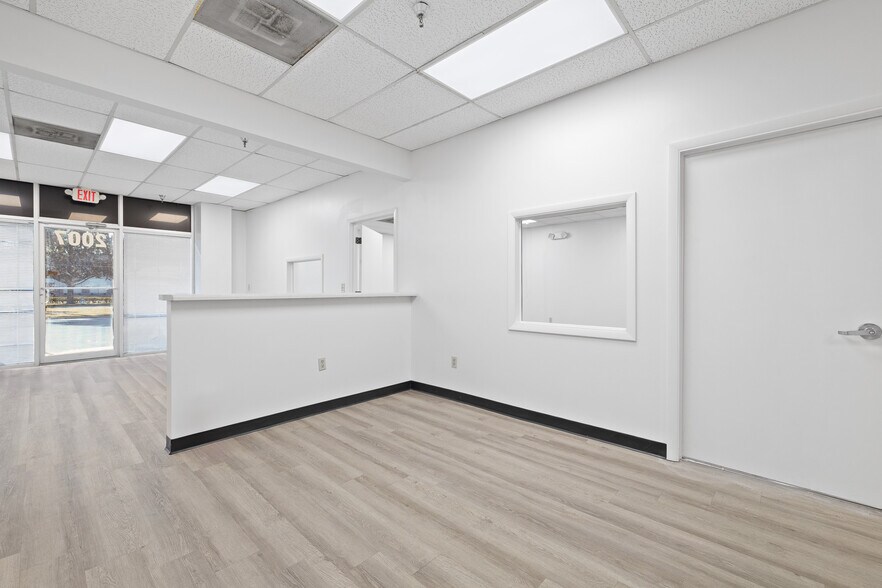 More Photos Of 2003-2021 Viscount Row, Orlando Warehouse For Lease