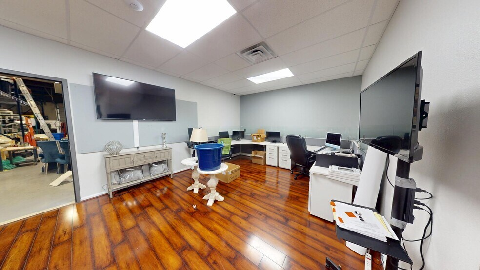 More Photos Of 2001 Windy Ter, Cedar Park Light Distribution For Lease