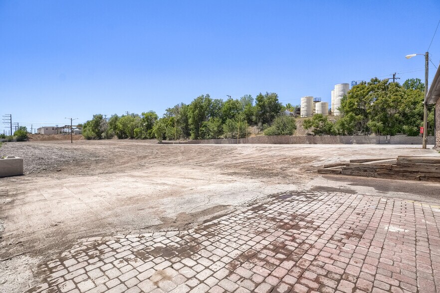 More Photos Of 845 S Jason St, Denver Warehouse For Sale