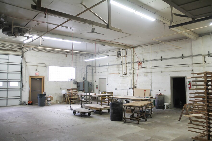 More Photos Of 9340 S Kedzie Ave, Evergreen Park Warehouse For Sale