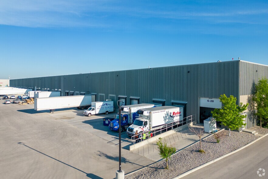 More Photos Of 10770 25 St NE, Calgary Warehouse For Lease