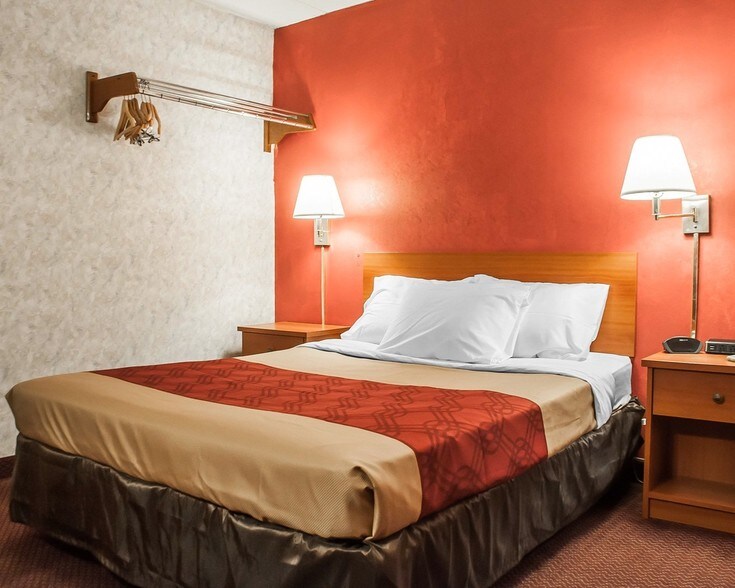 More Photos Of 1030 Arsenal St, Watertown Hotel For Sale