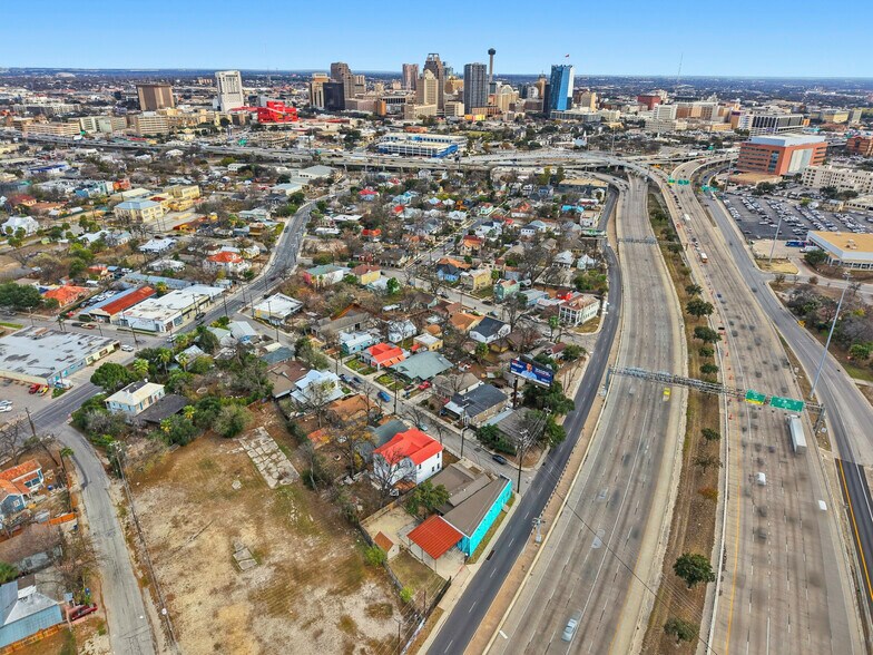 More Photos Of 1302 Camaron St, San Antonio Warehouse For Sale