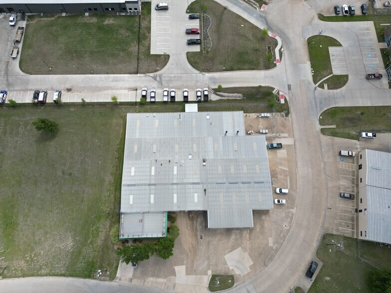 More Photos Of 2065 Kristy Ln, Rockwall Distribution For Sale