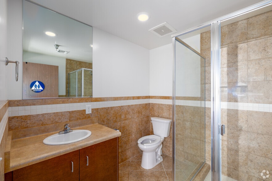 More Photos Of 351 Candelaria, Oxnard Warehouse For Sale