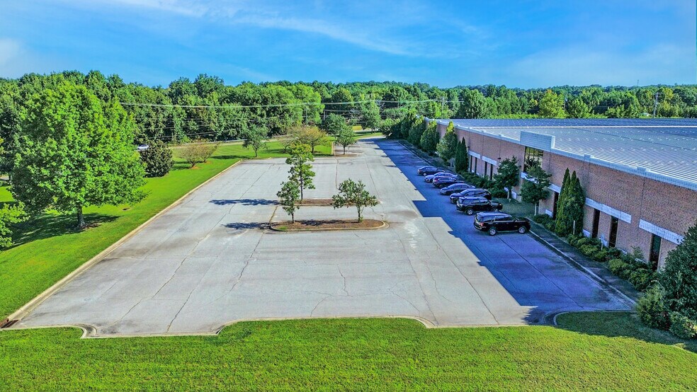 More Photos Of 100 Don Truell Ln, Thomasville Warehouse For Lease