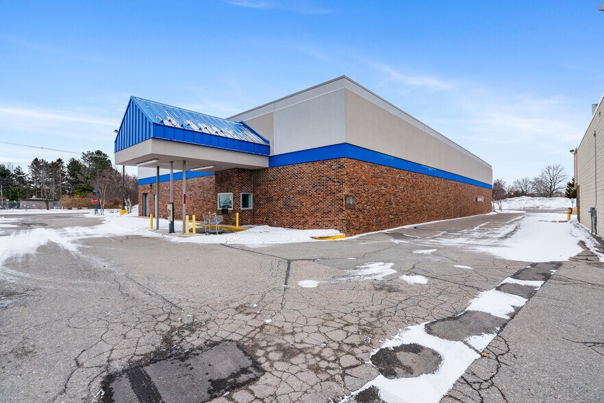 More Photos Of 195 M 66 N, Charlevoix Drugstore For Sale