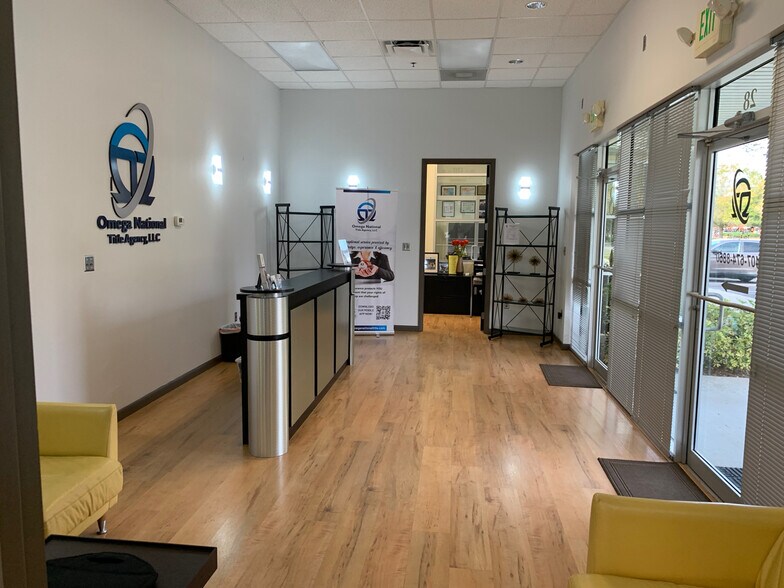 More Photos Of 8810 Commodity Cir, Orlando Showroom For Lease