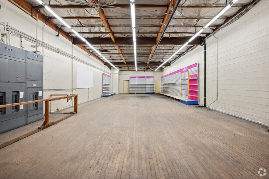 More Photos Of 5270 W Sunset Blvd, Los Angeles Freestanding For Lease