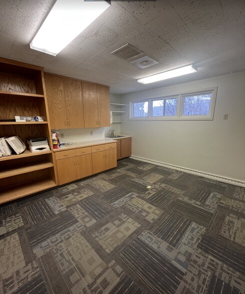 More Photos Of 936 Church Ave, Saint Charles Office For Sale