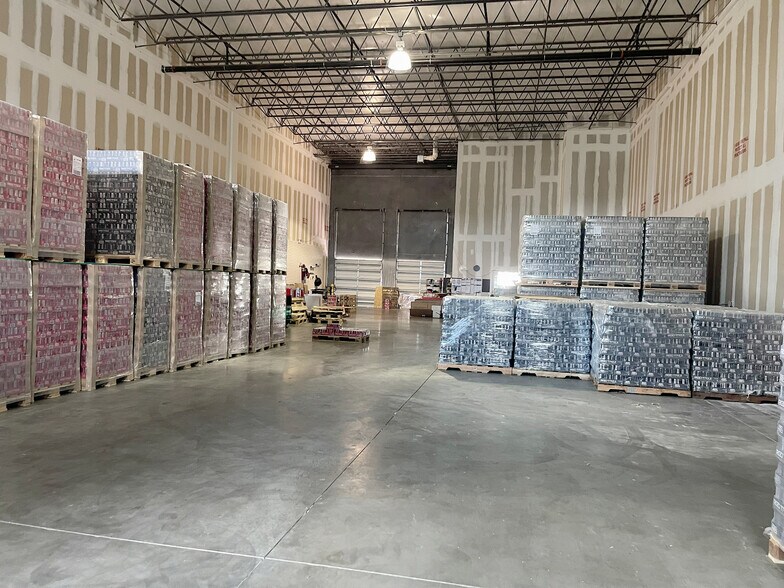 More Photos Of 1700 35th St, Orlando Warehouse For Lease