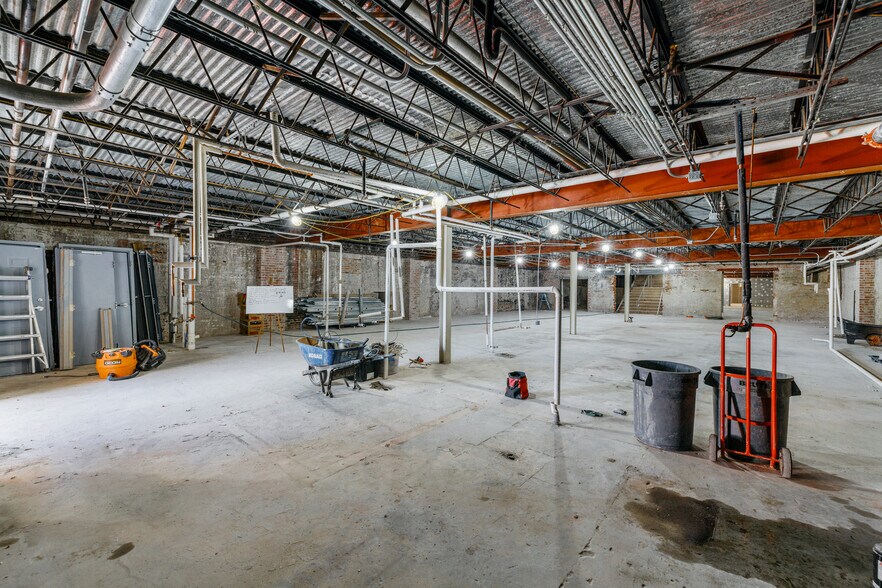 More Photos Of 116 S Broad St, Monroe Restaurant For Lease