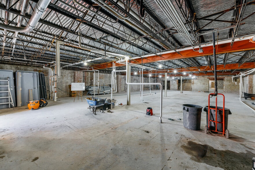 More Photos Of 116 S Broad St, Monroe Restaurant For Lease