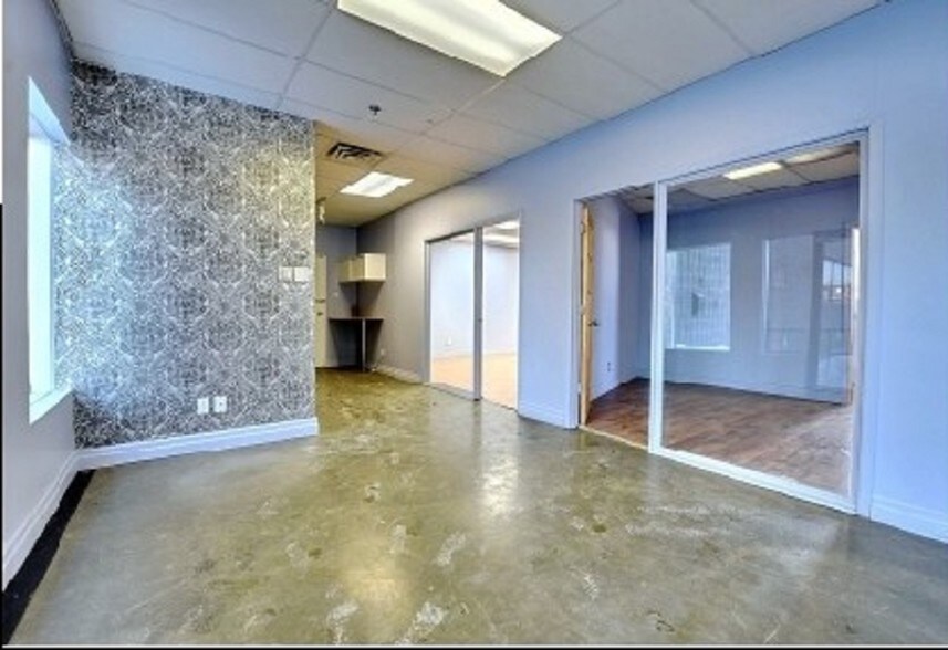 More Photos Of 8920-8950 Boul Pie-IX, Montréal Light Manufacturing For Lease