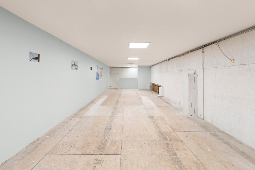 More Photos Of 1923 Old Eastern Ave, Essex Service For Lease