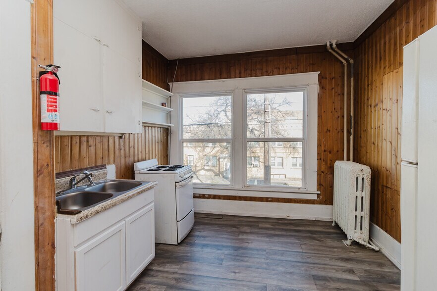 More Photos Of 638 N Broadway Ave, Wichita Multifamily For Sale