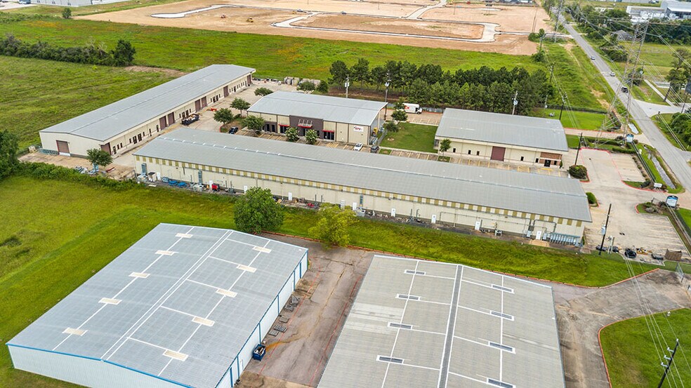 More Photos Of 701 S Persimmon St, Tomball Unknown For Lease