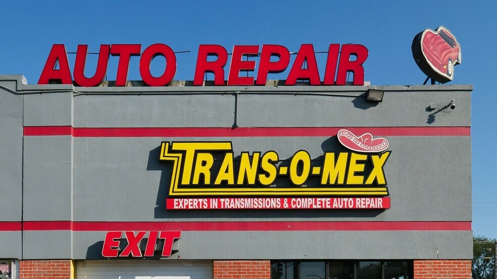 More Photos Of 5000 W Cermak Rd, Cicero Auto Repair For Sale