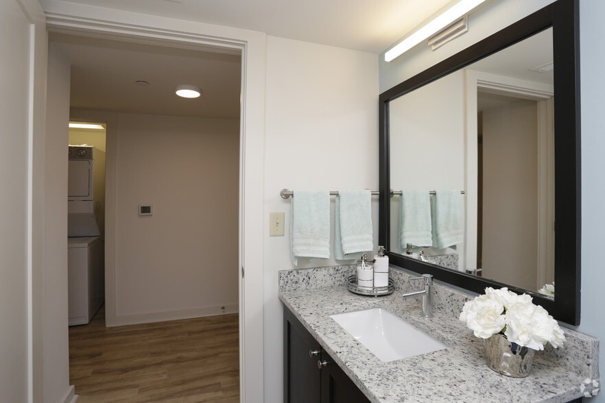 More Photos Of 174 E Main St, Spartanburg Apartments For Lease