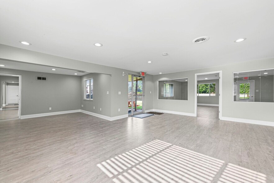 More Photos Of 3236 Rochester Rd, Troy Freestanding For Lease