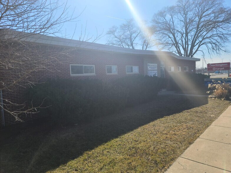 More Photos Of 35337 Warren Rd, Westland Medical For Sale