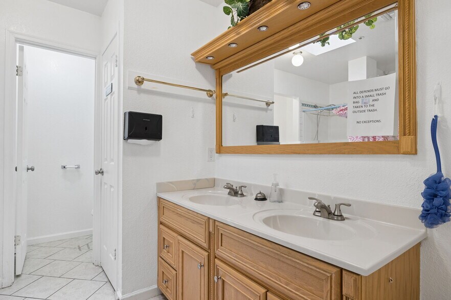 More Photos Of 1707 E Citation Ln, Tempe Assisted Living For Sale