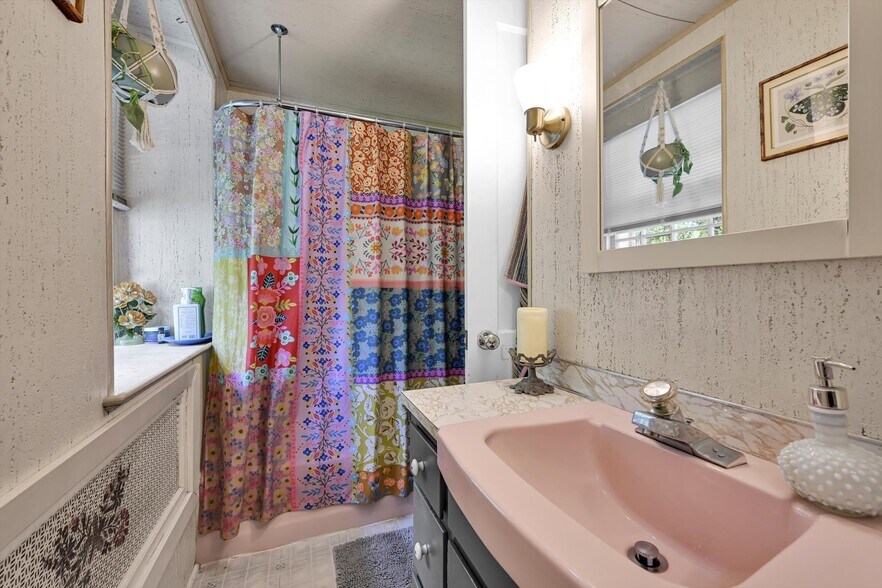 More Photos Of 1305 Hampden Blvd, Reading Multifamily For Sale